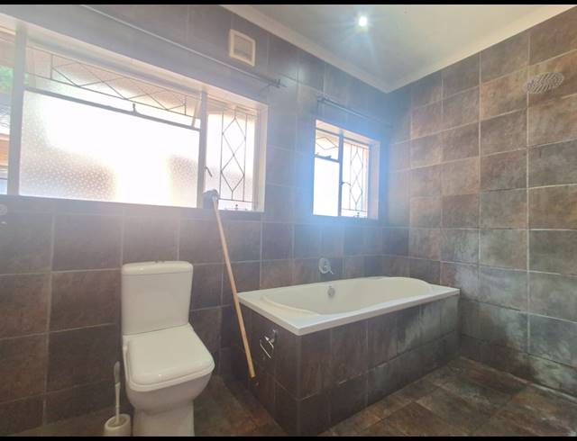 17 BEDROOM HOUSE FOR SALE IN VANDERBIJLPARK SE 7